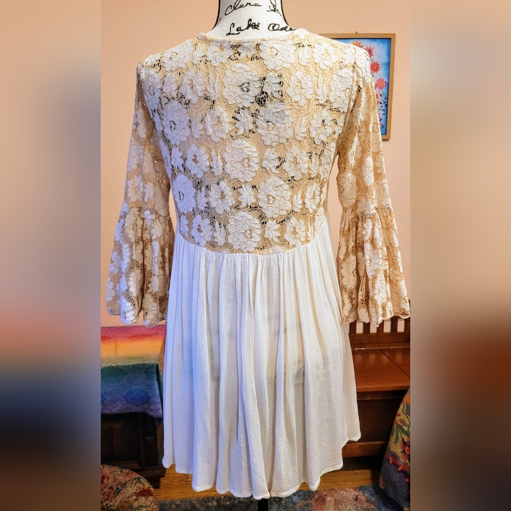 Blu Heaven Boho Bell Sleeve Floral Festival Dress, Ivory, Breezy, M, EUC - Picture 9 of 13